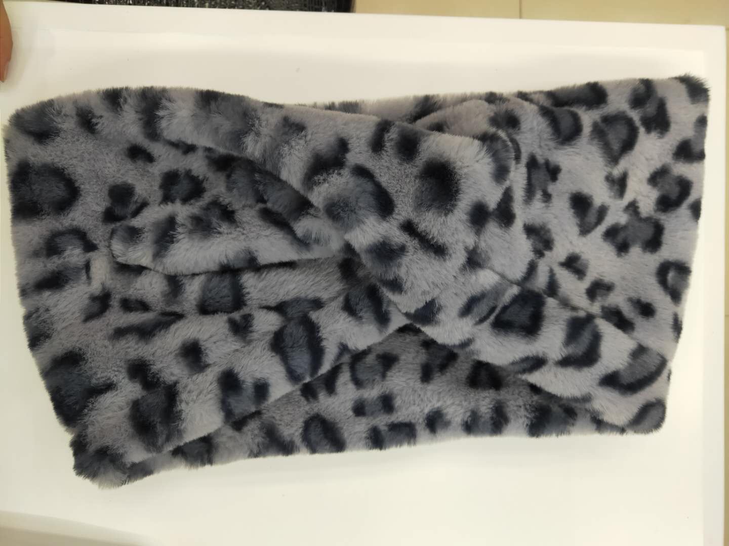 Dongdaemun Soft Imitation Fur Leopard Bib Autumn Winter Warm Imitation Rabbit Hair Bib Specification drawing