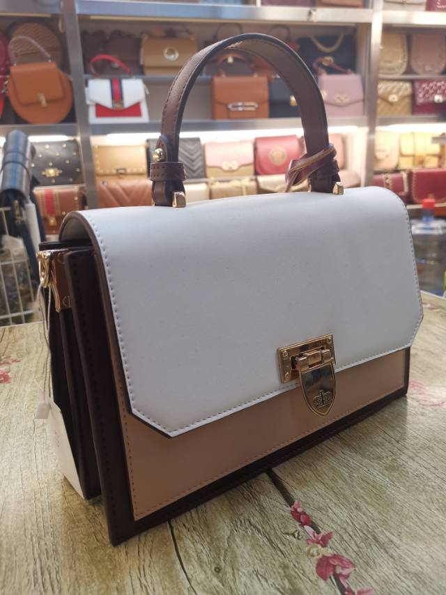 Women's Simple Portable Classic Bag Crossbody Bag Envelope Bag details Picture