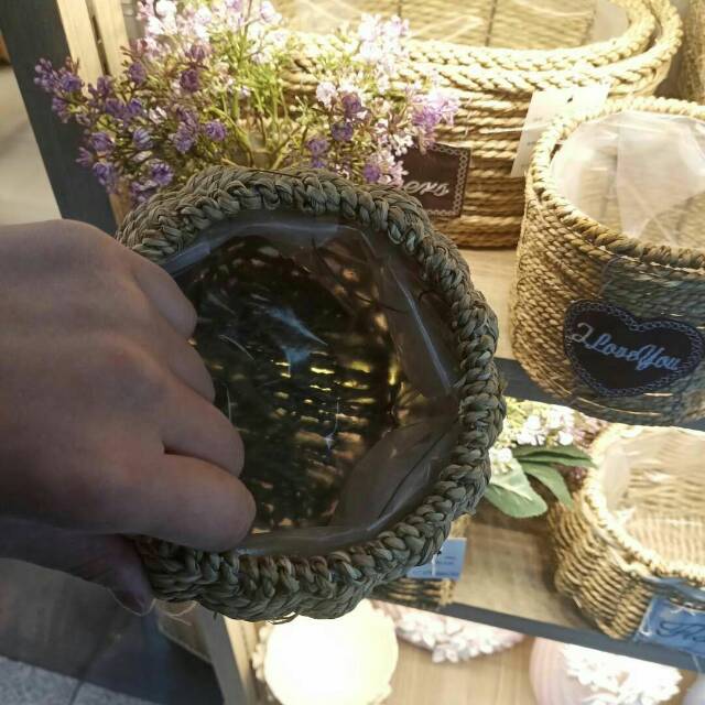 Qingling Craft Decorative round flowerpot hand-held straw basket handmade straw weaving Specification image