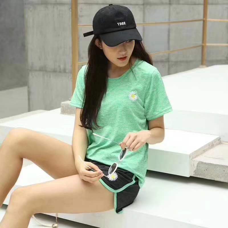 网红爆款小雏菊女士小菊花套装冰丝产品图