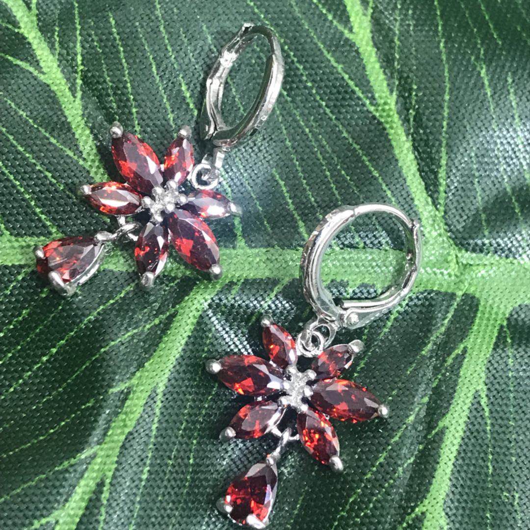 Retro red zircon earrings, long, super shiny, simple and elegant earrings for women details Picture