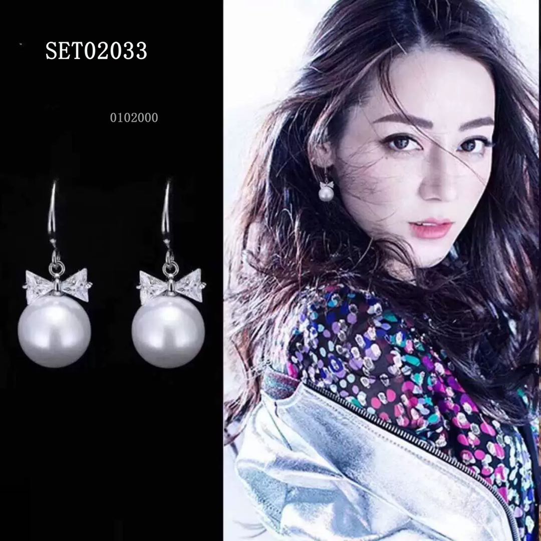 Minimal Korean bow pearl earrings Silver needle earrings Korean fashion trend earrings thumbnail