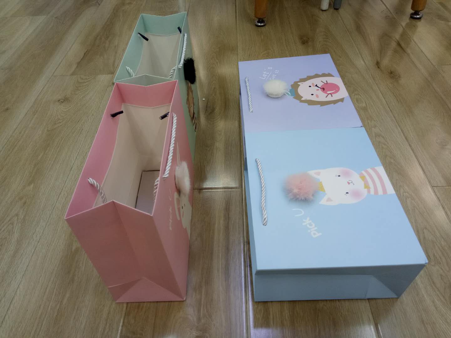 Cartoon Tote Bag With Small Ball Shopping Bag Gift Bag details Picture