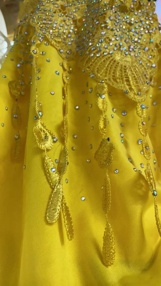 A female Muslim headscarf with fixed beads and rhinestones Specification image