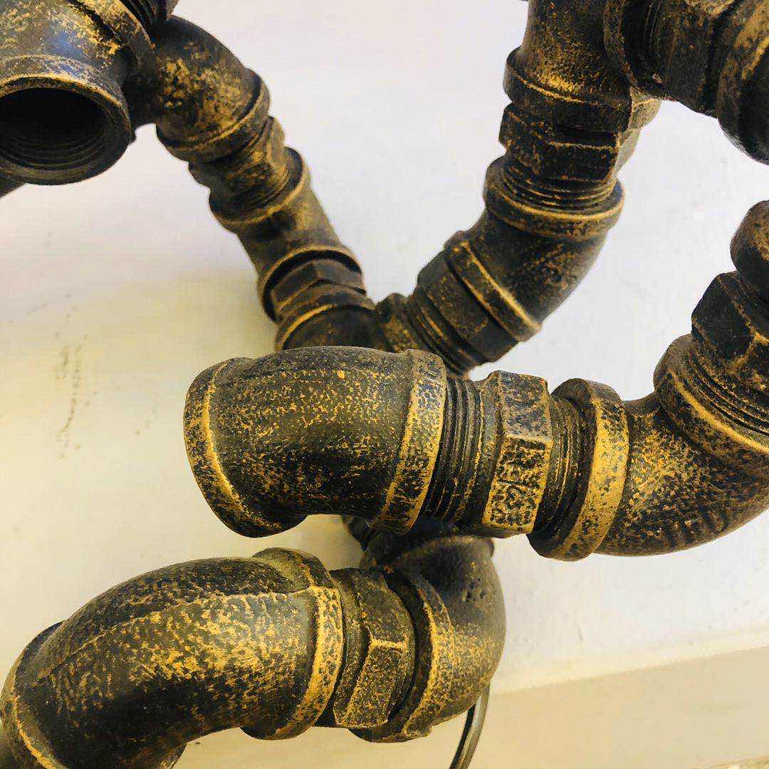 Industrial-style table lamp, personalized and creative decoration, coffee shop and bar table lamp, led retro and creative robot water pipe table lamp Specification image