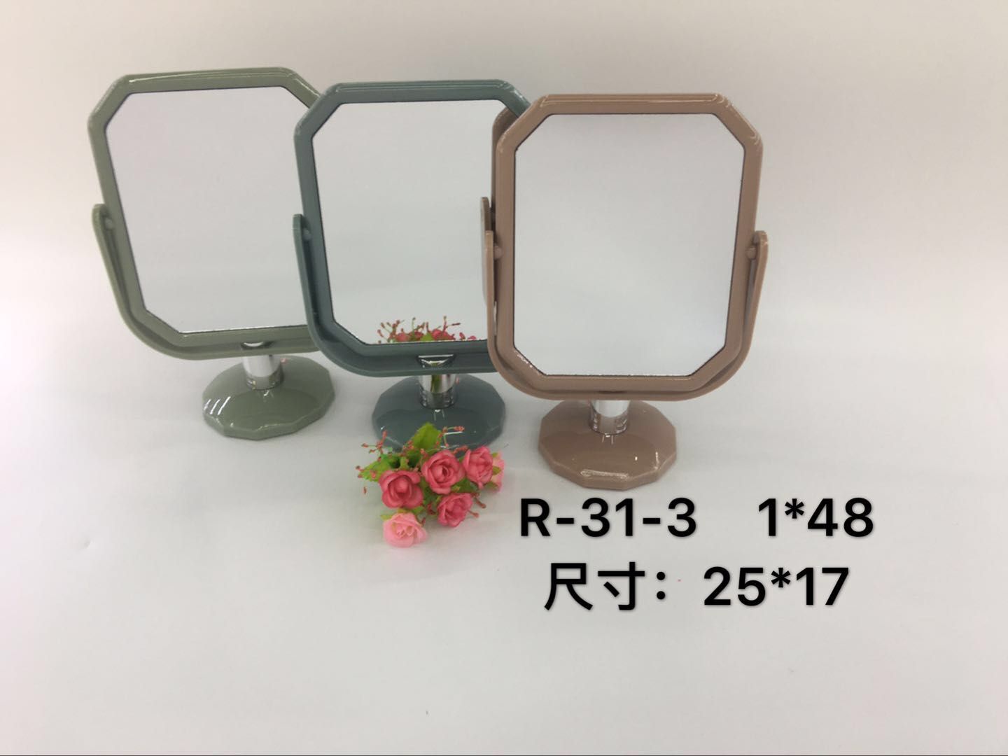 Desktop makeup mirror