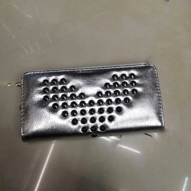 银色包女生钱包爱心图案钱包