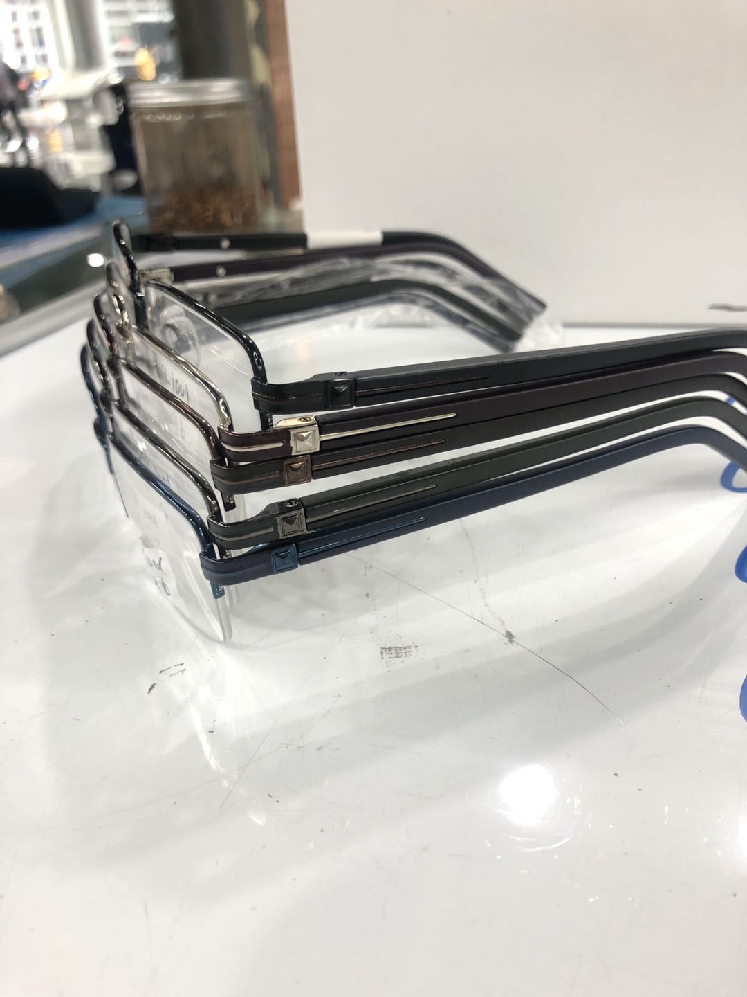 钛架镜框/眼镜/无框老花眼镜/壁挂眼镜架/老花眼镜钛细节图