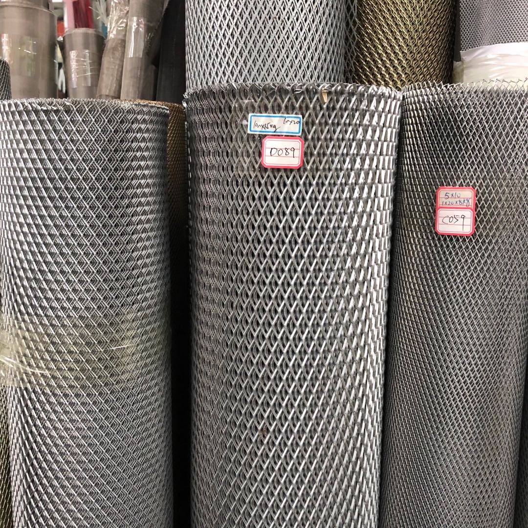 Electric welding mesh breeding mesh wire fence household rat proof mesh thumbnail