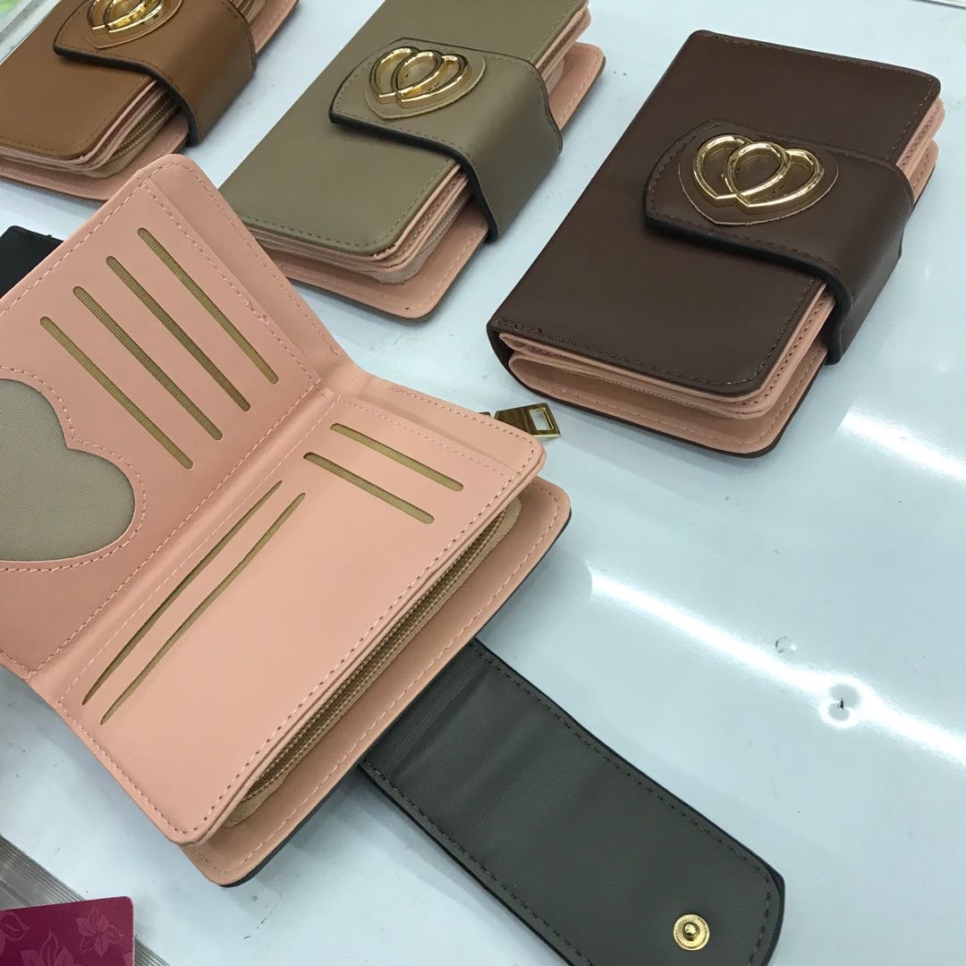 新品纯色薄轻奢百搭北欧经典双心三折钱包卡包柔软皮层手拿包细节图