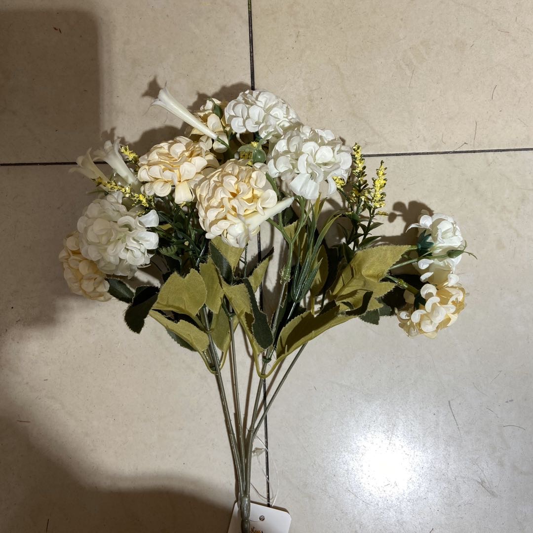 Nordic fresh and cute artificial flowers, artificial flowers, silk flowers, white fine sand, scallion balls, 10 heads of iridescent chrysanthemums details Picture