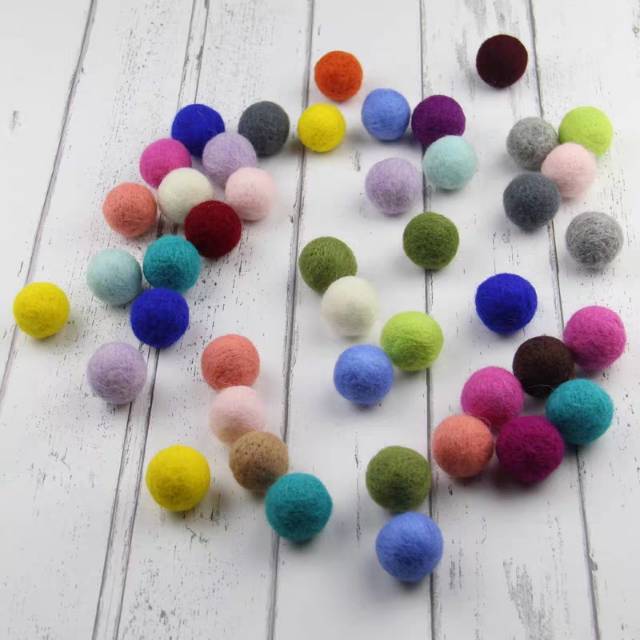 5.0羊毛球DIY羊毛毡成品球韩版圣诞装饰材料饰品胸针彩球材料配件细节图