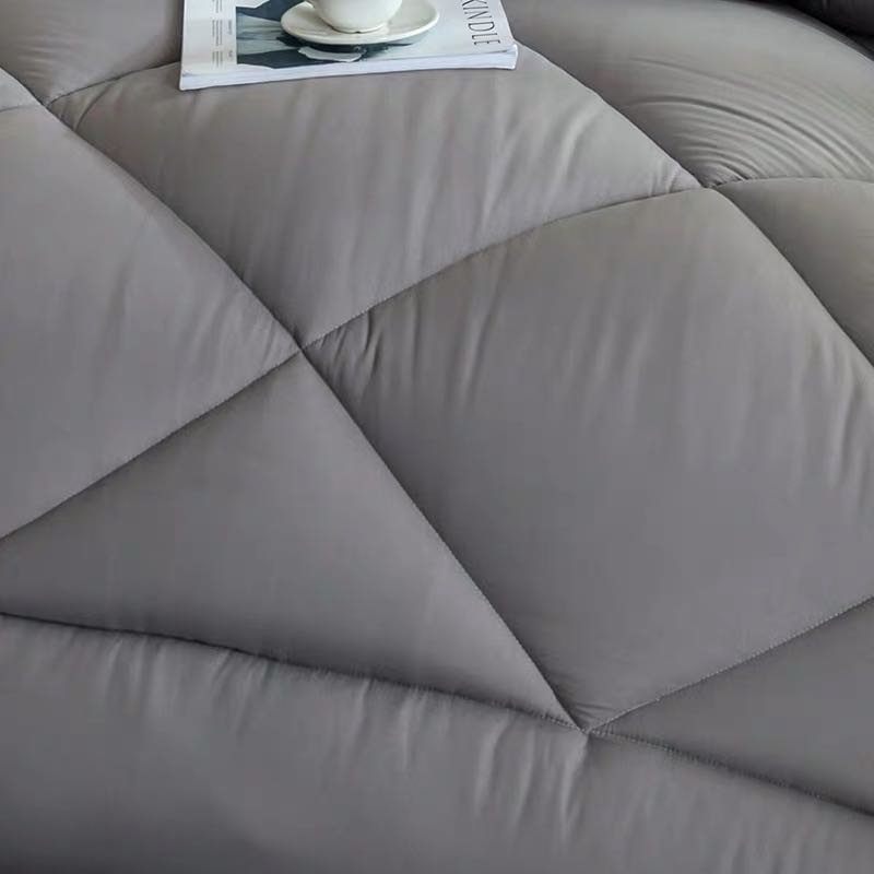 2020 new style factory direct sale premium all-polyester woven grey quilt details Picture