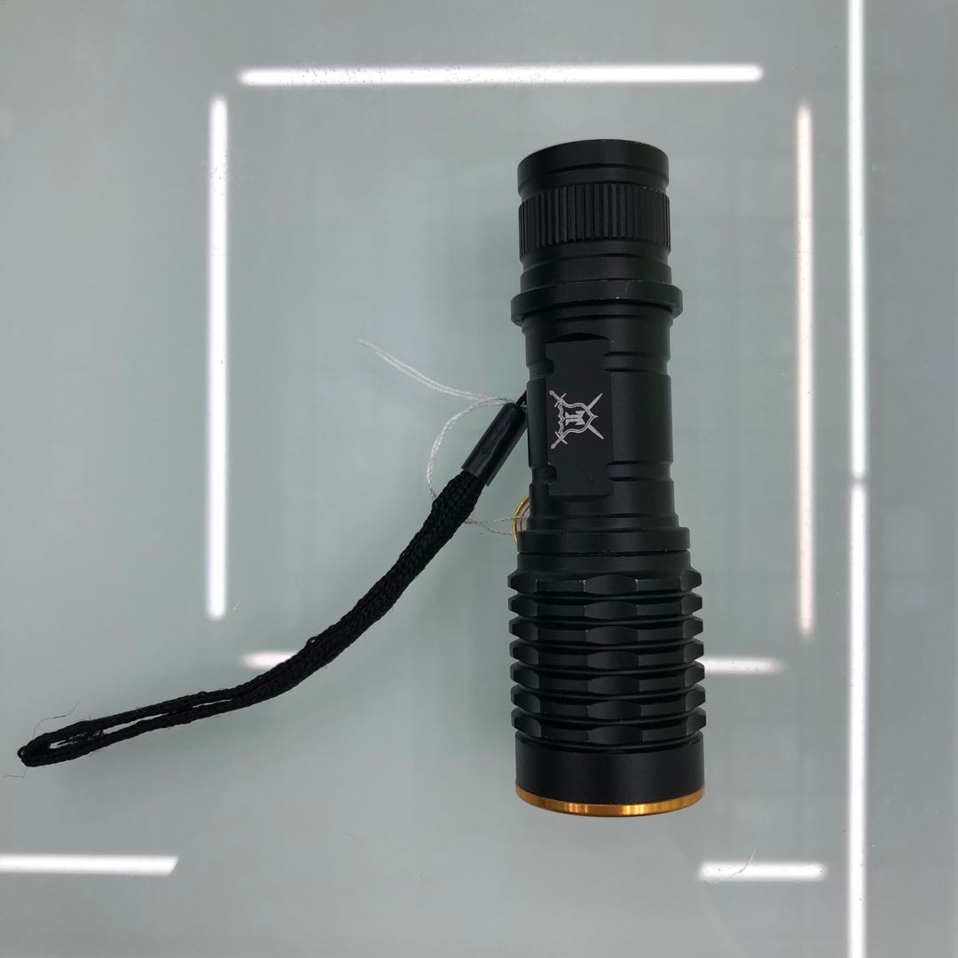 XPE强光灯泡、可调光、3功能、重量60克。