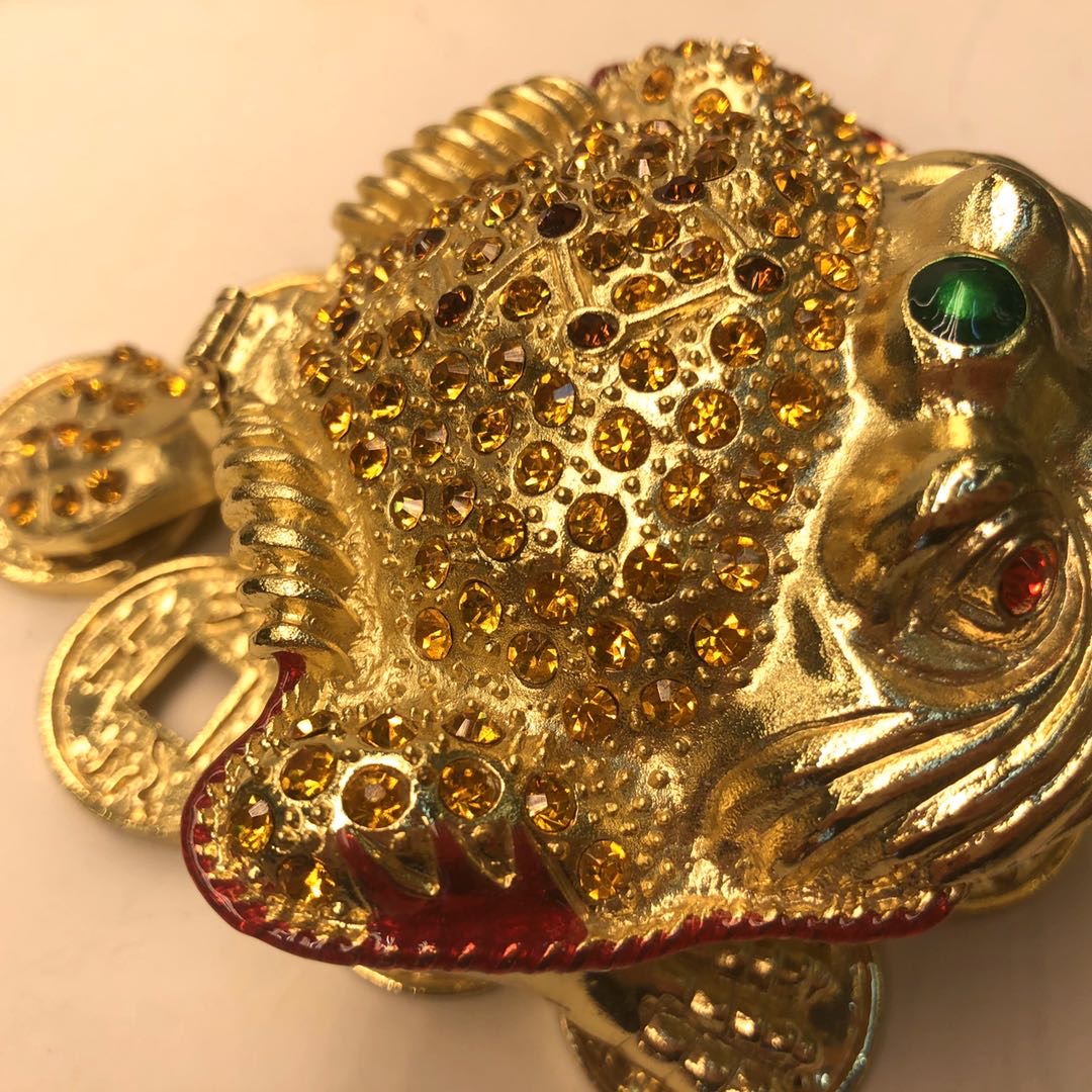 蟾蜍合金首饰盒婚庆礼品摆件工艺品镶嵌水晶摆件细节图