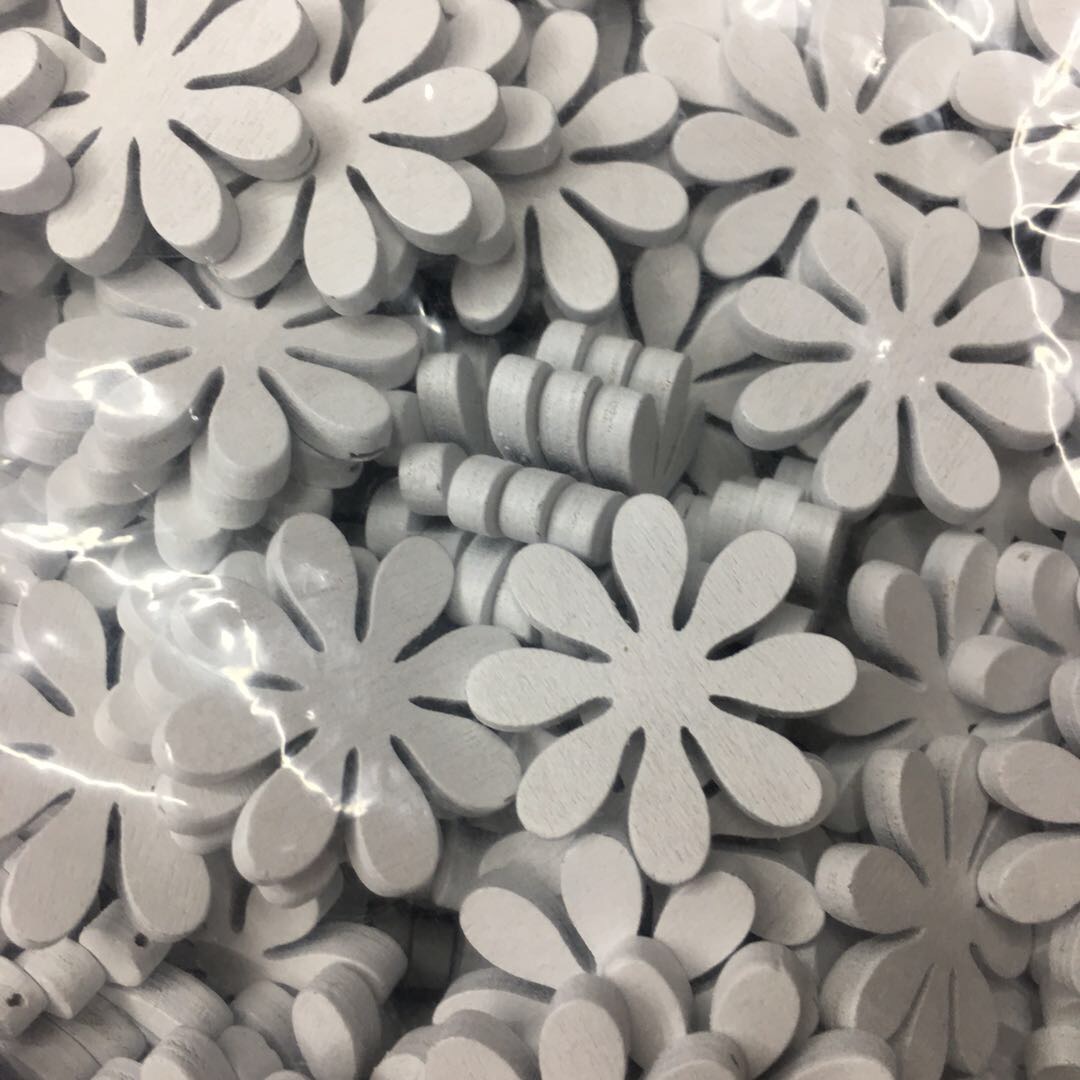 Factory direct sales of wooden dyed white eight-petal flower jewelry accessories Specification image