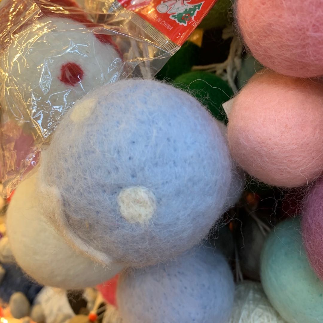 圣诞树挂件糖果色羊毛球可爱小球挂件细节图
