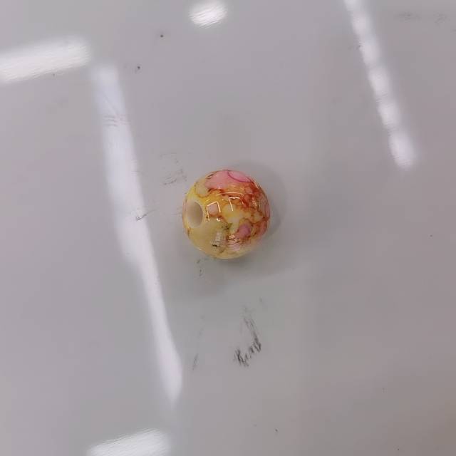 وتباع قطع الايكركس مباشرة، قطع خرز دائرية، قطع حرفة جارِس الفنية