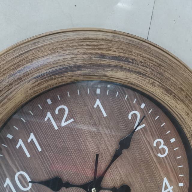 Clocks, living room wall clocks, creative bedroom Nordic and American style clock wall watches, silent and personalized decoration are selling well details Picture