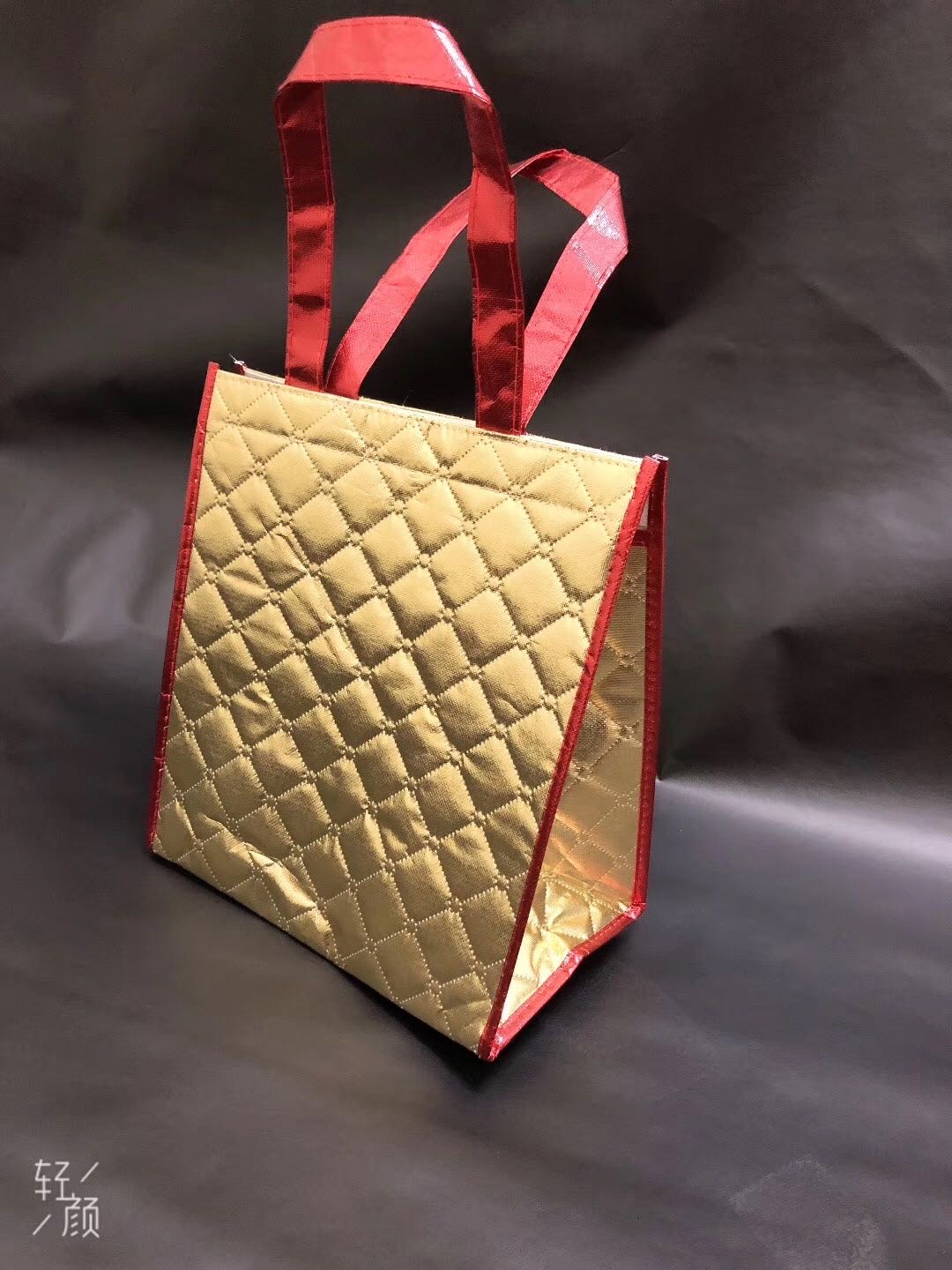 Gold embossed tote bag ice pack thumbnail