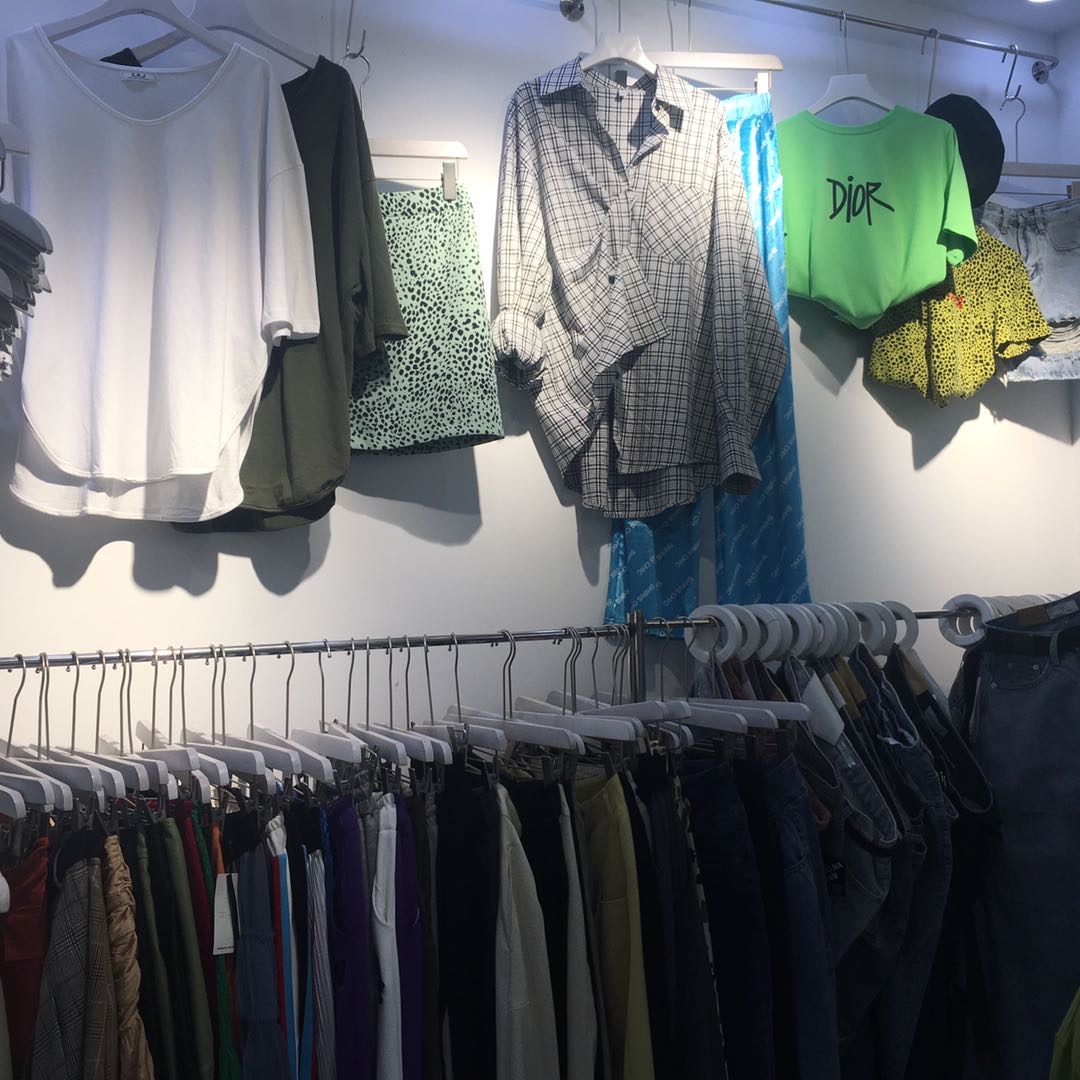 A I L A Ella describe pic - 1