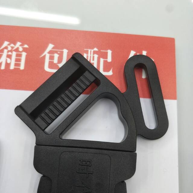 Press the switch, bag rope buckle, snap buckle, shoulder buckle, backpack and hiking bag accessories Specification image