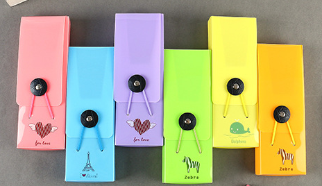 糖果色PP收纳盒皮筋扣学生文具盒笔盒