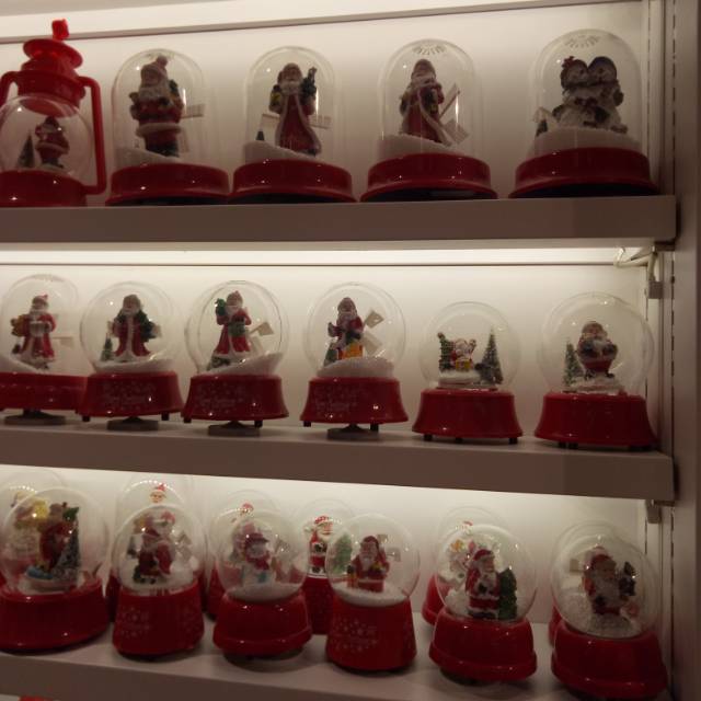 It so happens to be a Christmas gift describe pic - 3