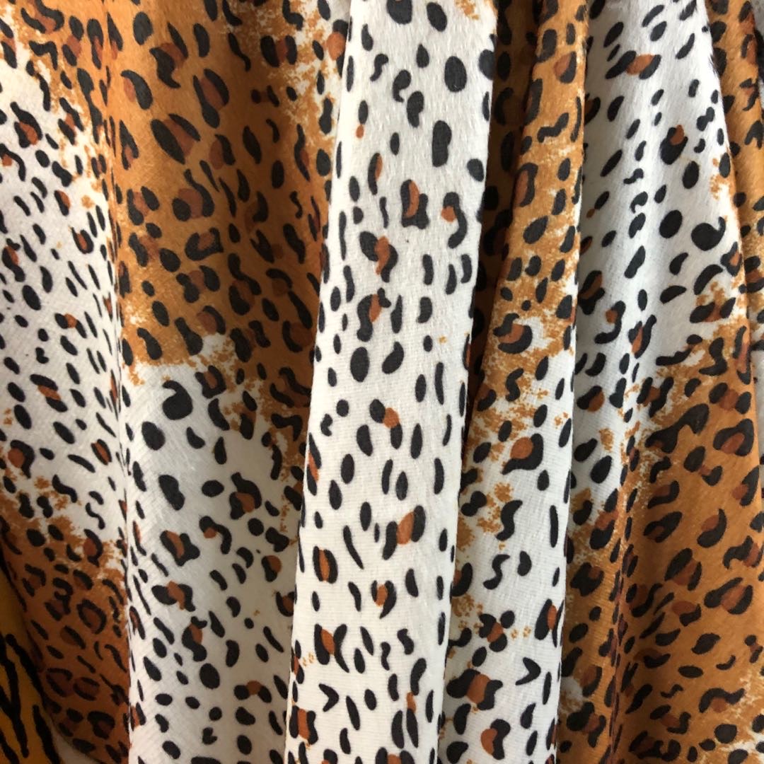 Short plush fabric, plush toy fabric in stock, animal print factory direct sales