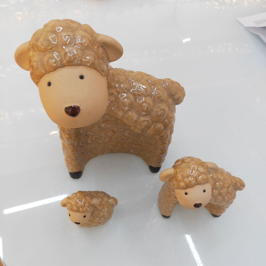 软陶工艺品三只可爱小绵羊摆件装饰品家居客厅软陶配件凤冠冰箱贴产品图