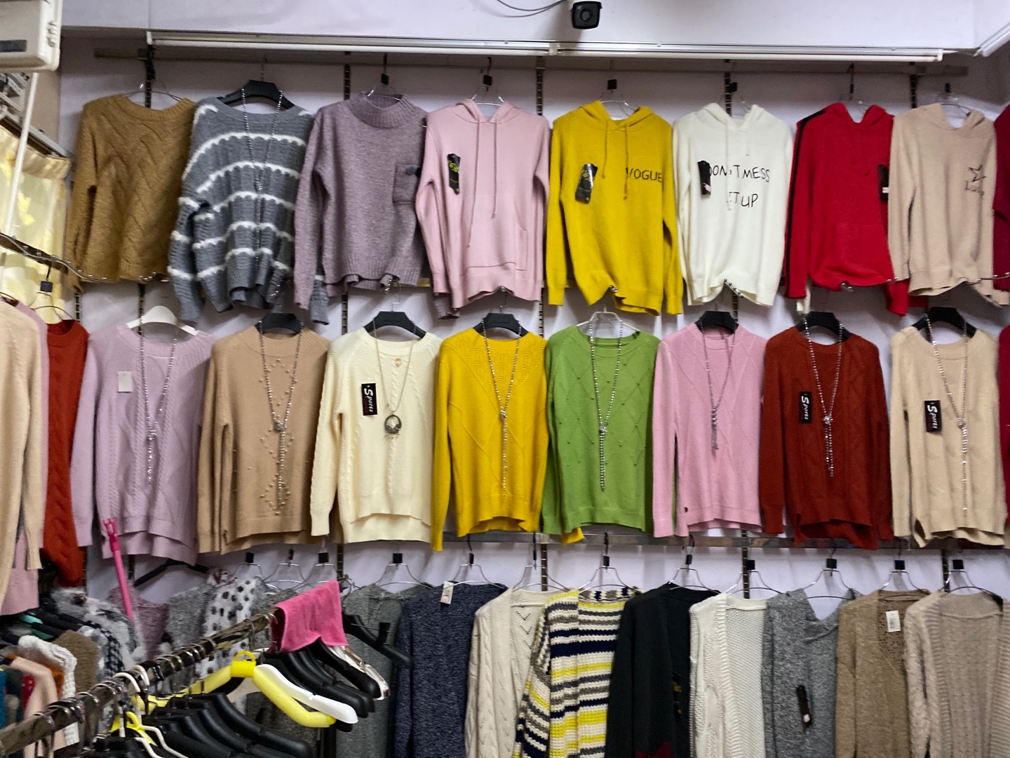 Fangfang Clothing. describe pic - 1