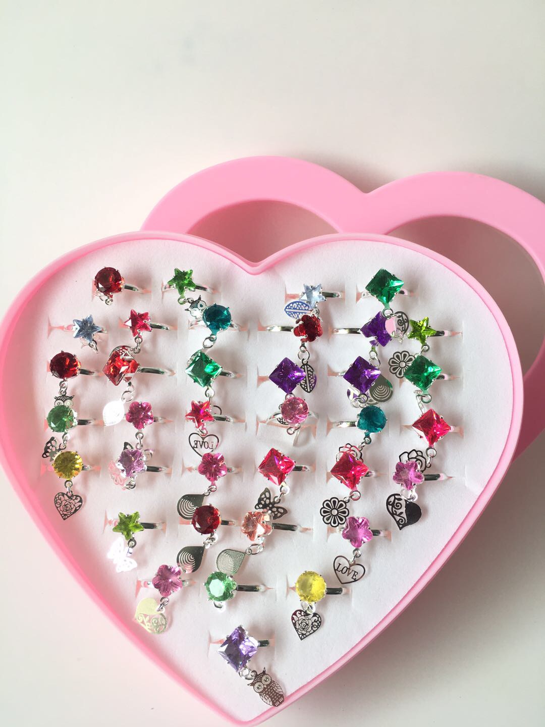 儿童饰品首饰小孩钻石戒指吊坠珠宝合金戒指