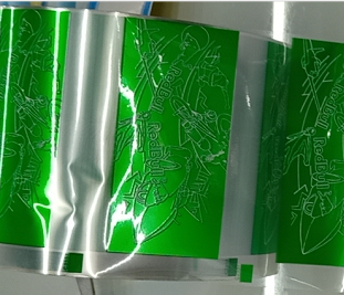 桐庐华创彩印厂  厂家直销亮彩金属热转印膜转印膜订制 ABS PP  热转印花膜产品图
