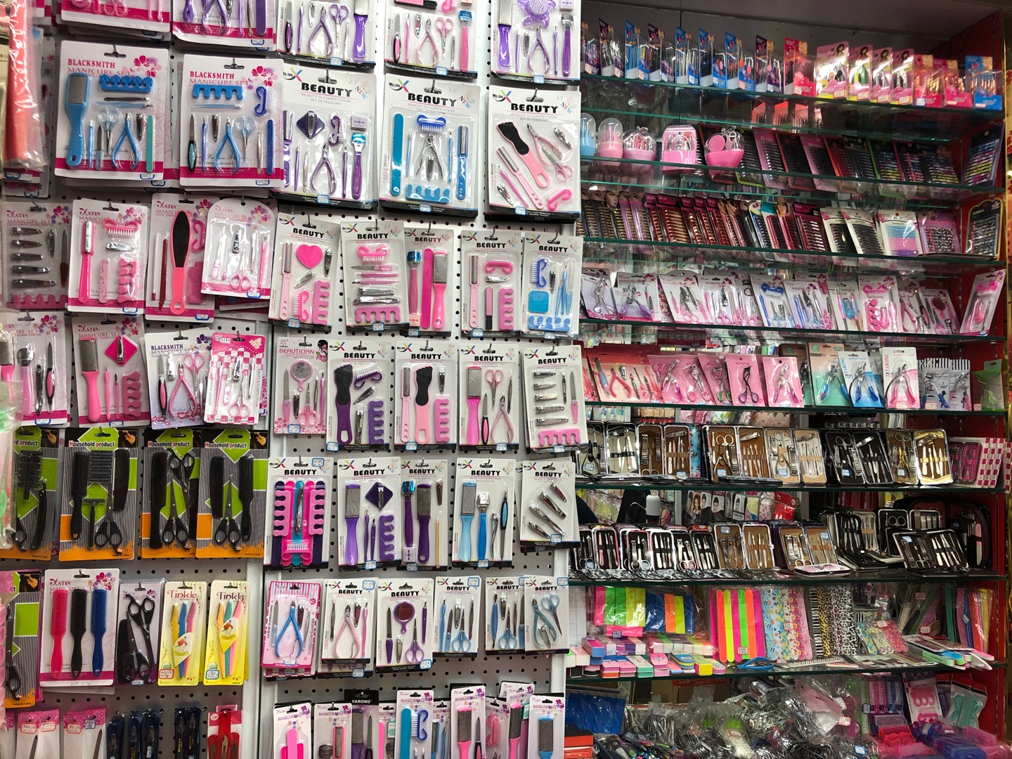 Yiwu Yunjing Cosmetics Store describe pic - 1