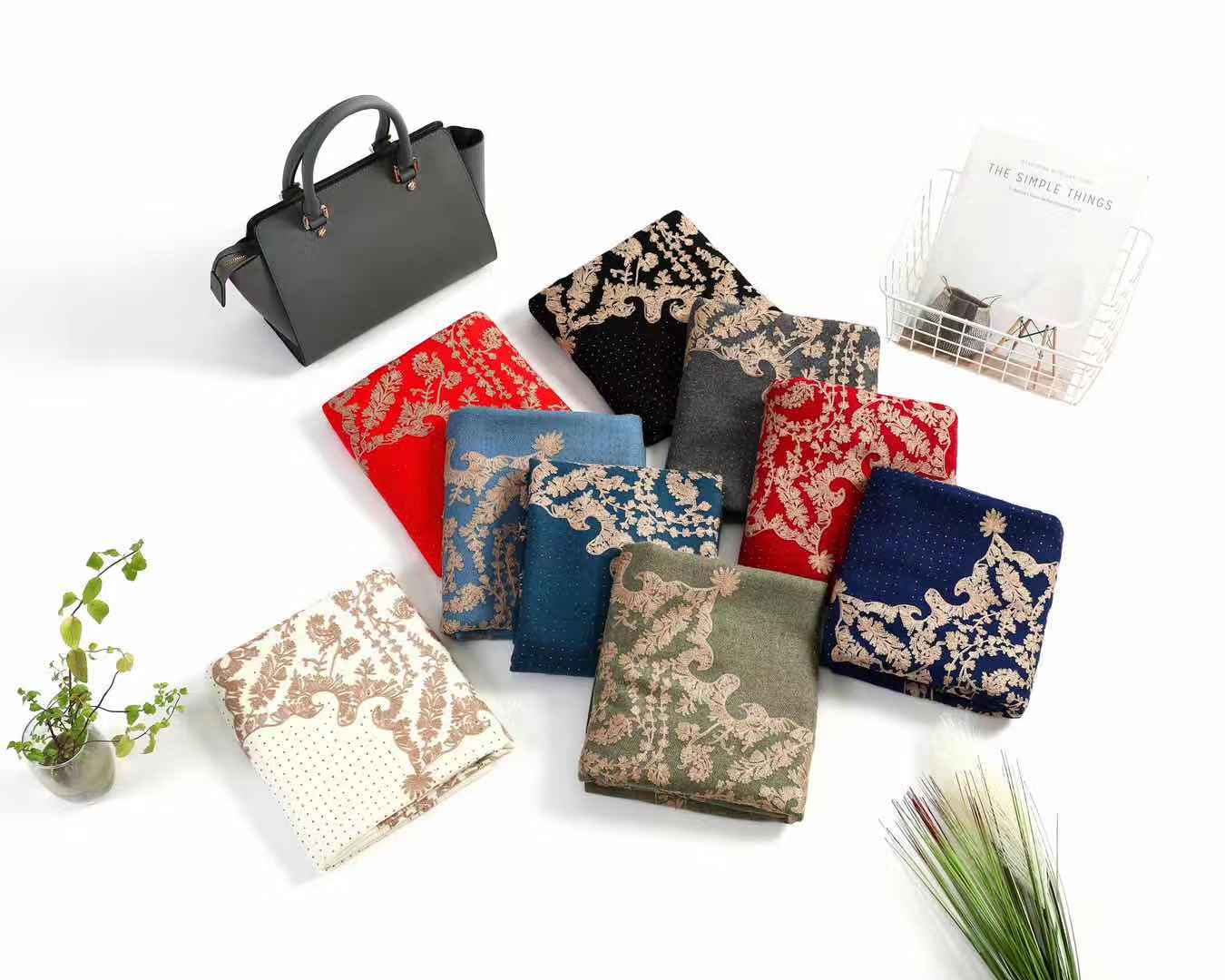 Ladies Fashion Trend Everything With Classic Tassel Embroidered Applique Diamond Cashmere Shawl