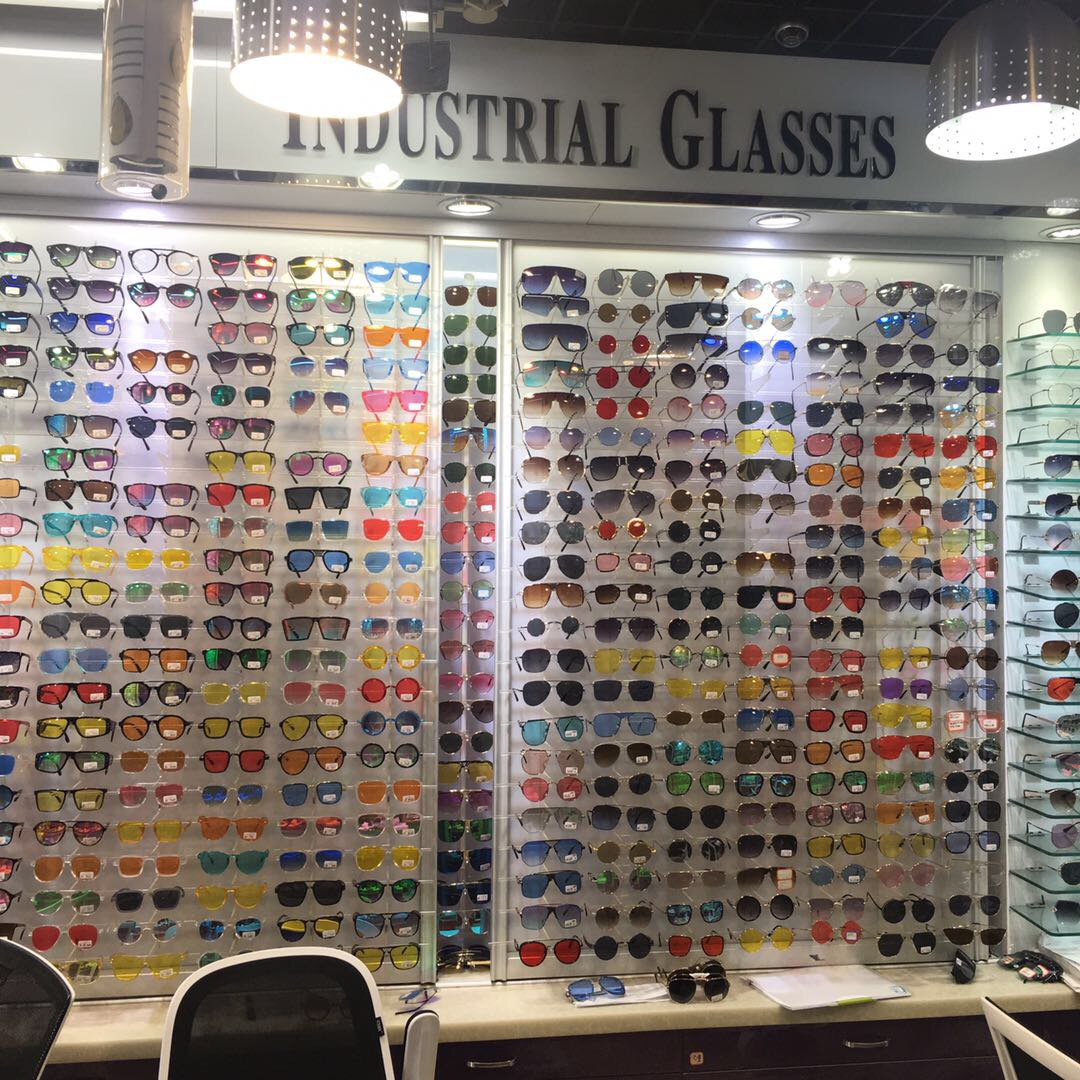 Yiwu Guangyao Eyewear Co., LTD describe pic - 1