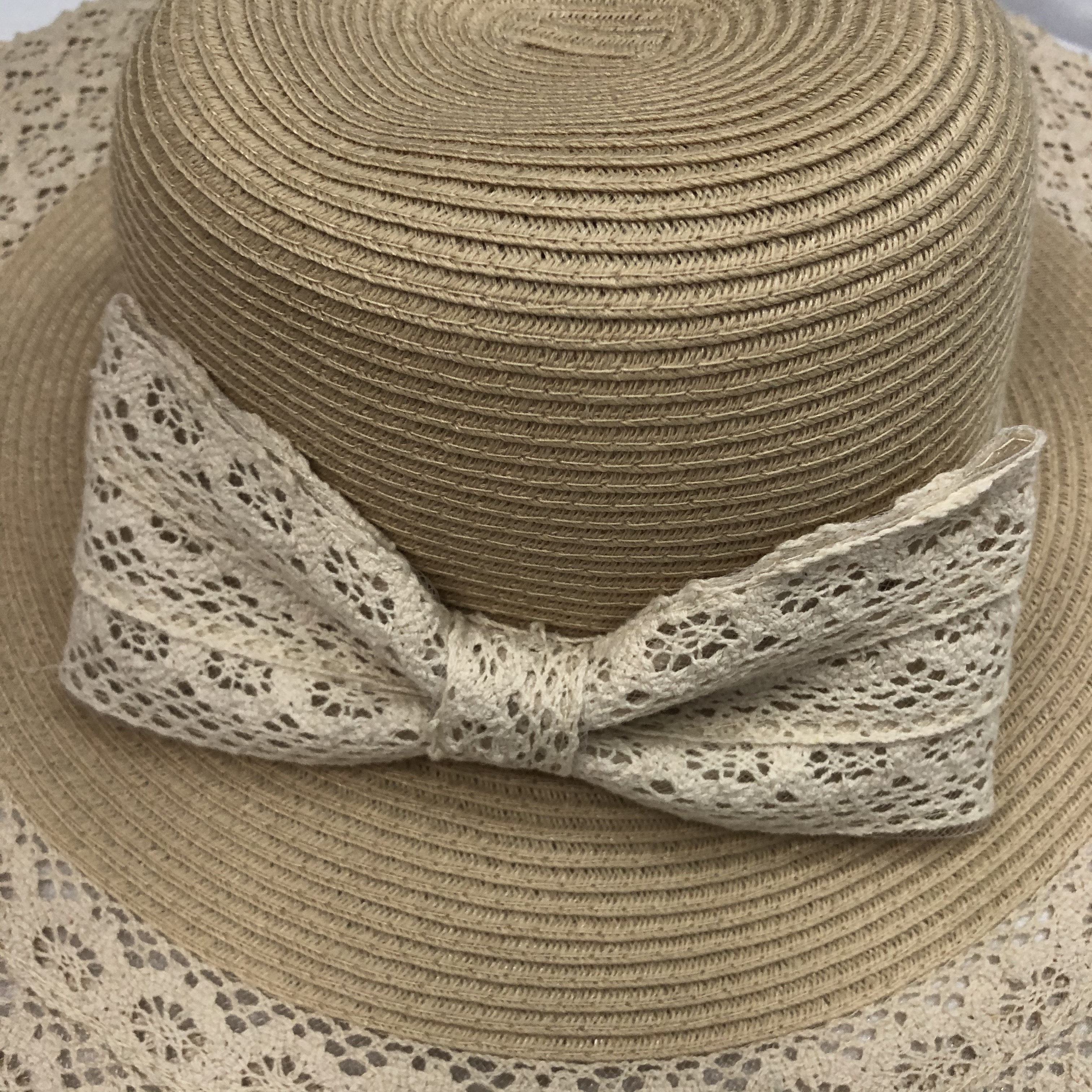Bow Lace Straw Hat Hand-Hollowed Large Overhang Visor Artistic Fresh Outdoor Folding Sun Hat details Picture