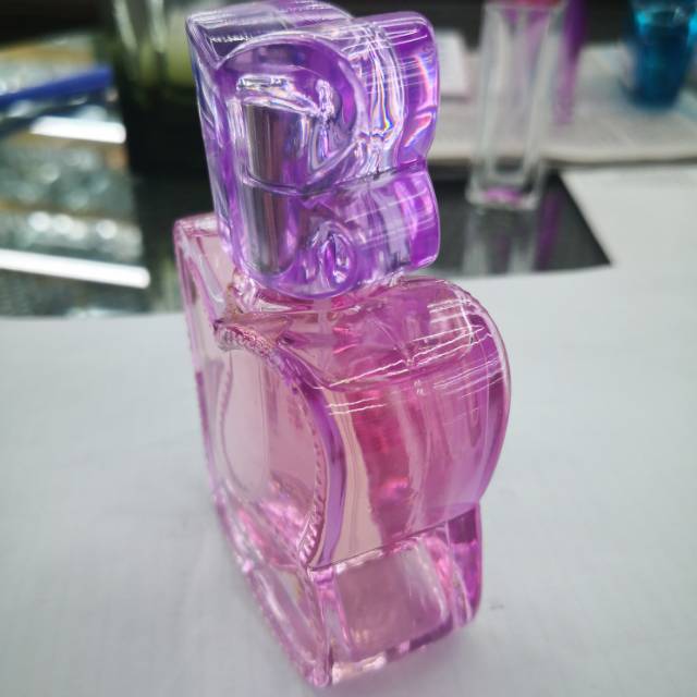 淡紫色玻璃透明蝴蝶型少女风香水瓶喷雾瓶产品图
