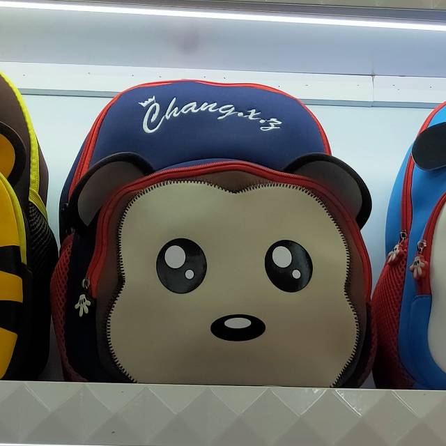 Factory direct sales require customization of multiple types of children's cartoon schoolbags, backpacks and load-reducing backpacks