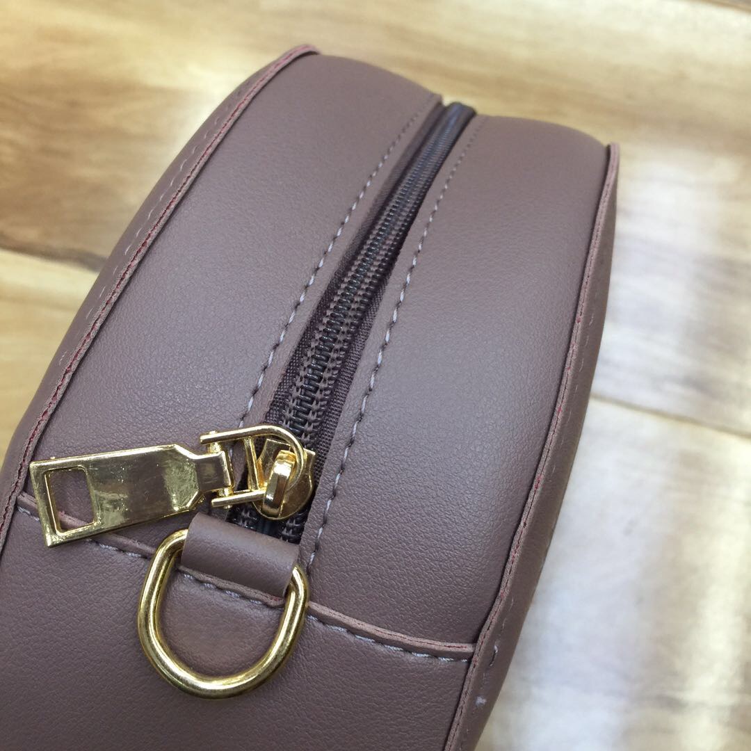 Retro high-end genuine leather, pure handcrafted cowhide carving, Tang grass hand-held small round bag, women's crossbody single-shoulder bag, trendy details Picture