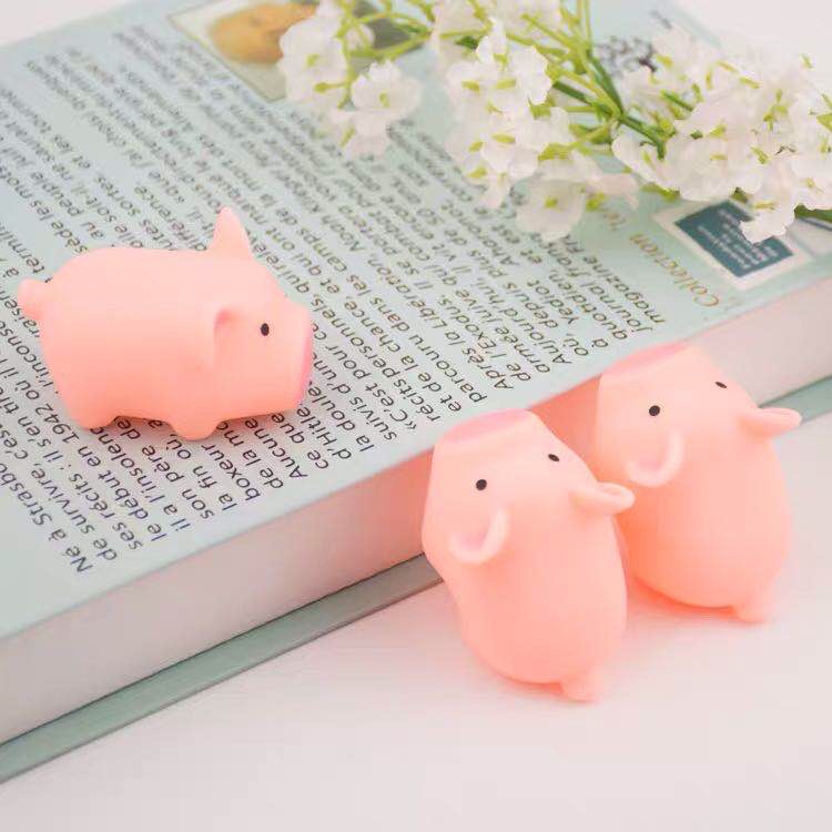 Cute animal pinching fun pig children decompression pig vocalization pig bath pig swimming toys thumbnail