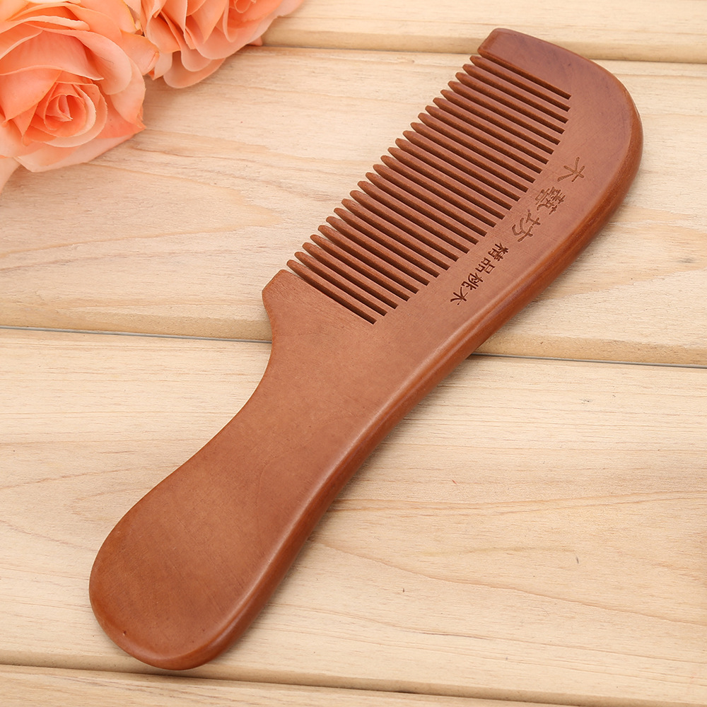 Three optional high-end wooden combs for the pedestrian street, each with a comb band, are individually packaged and can be hung on a nail