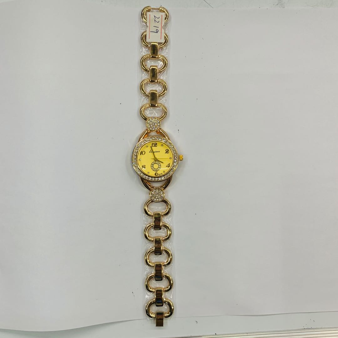 优雅时尚镂空环扣镶钻金属表带女士手表图