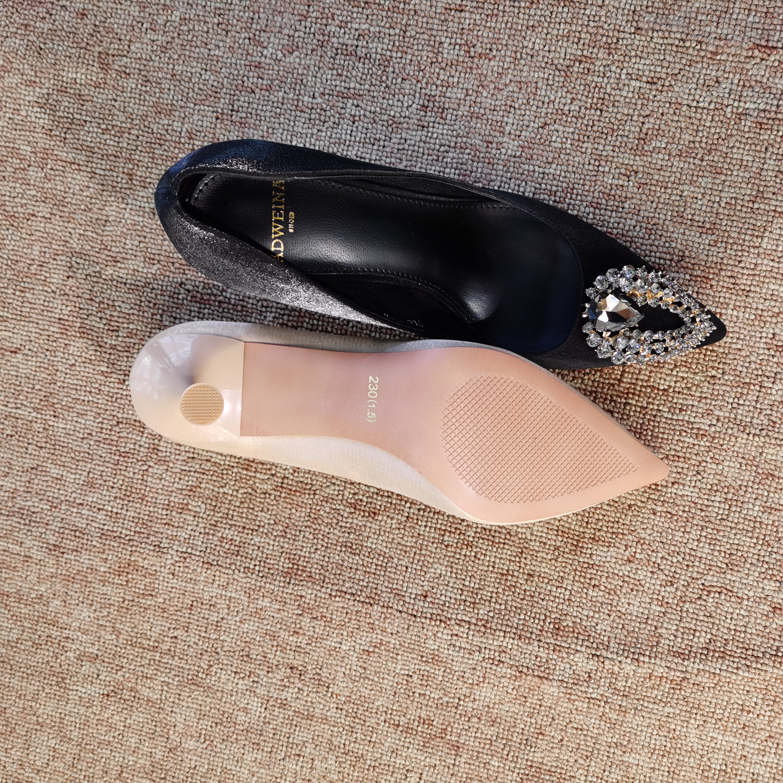 YP1003优品2020新款广州女士工作休闲真皮高跟鞋细节图