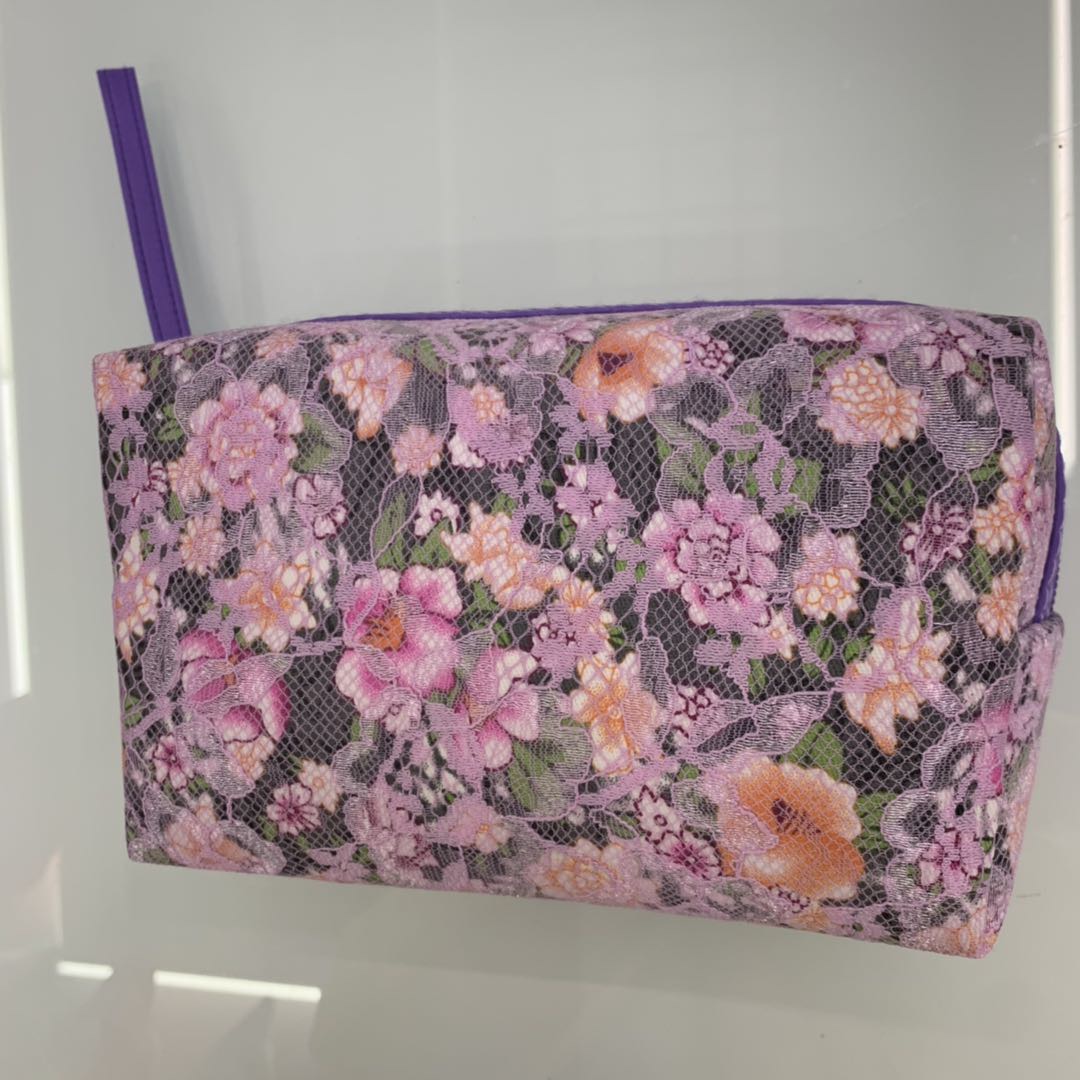 Lace Flower large-capacity makeup bag