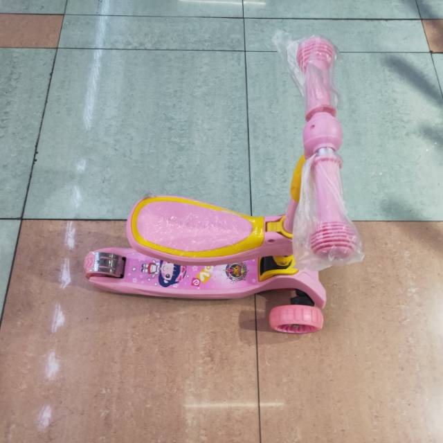 儿童滑板车细节图