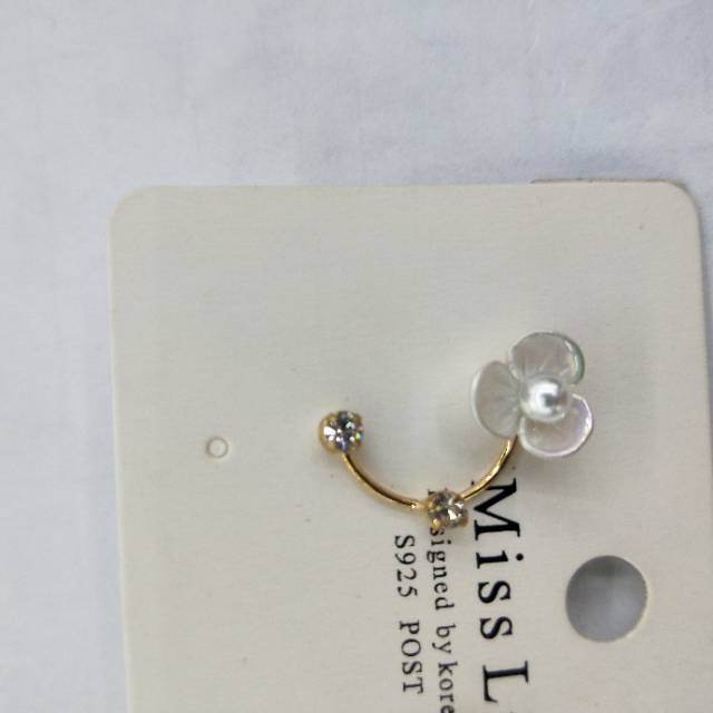 Factory direct sales: Simple, elegant, fashionable and popular jewelry and accessories, personalized and trendy new styles, multiple small zircon earrings Miss Li details Picture
