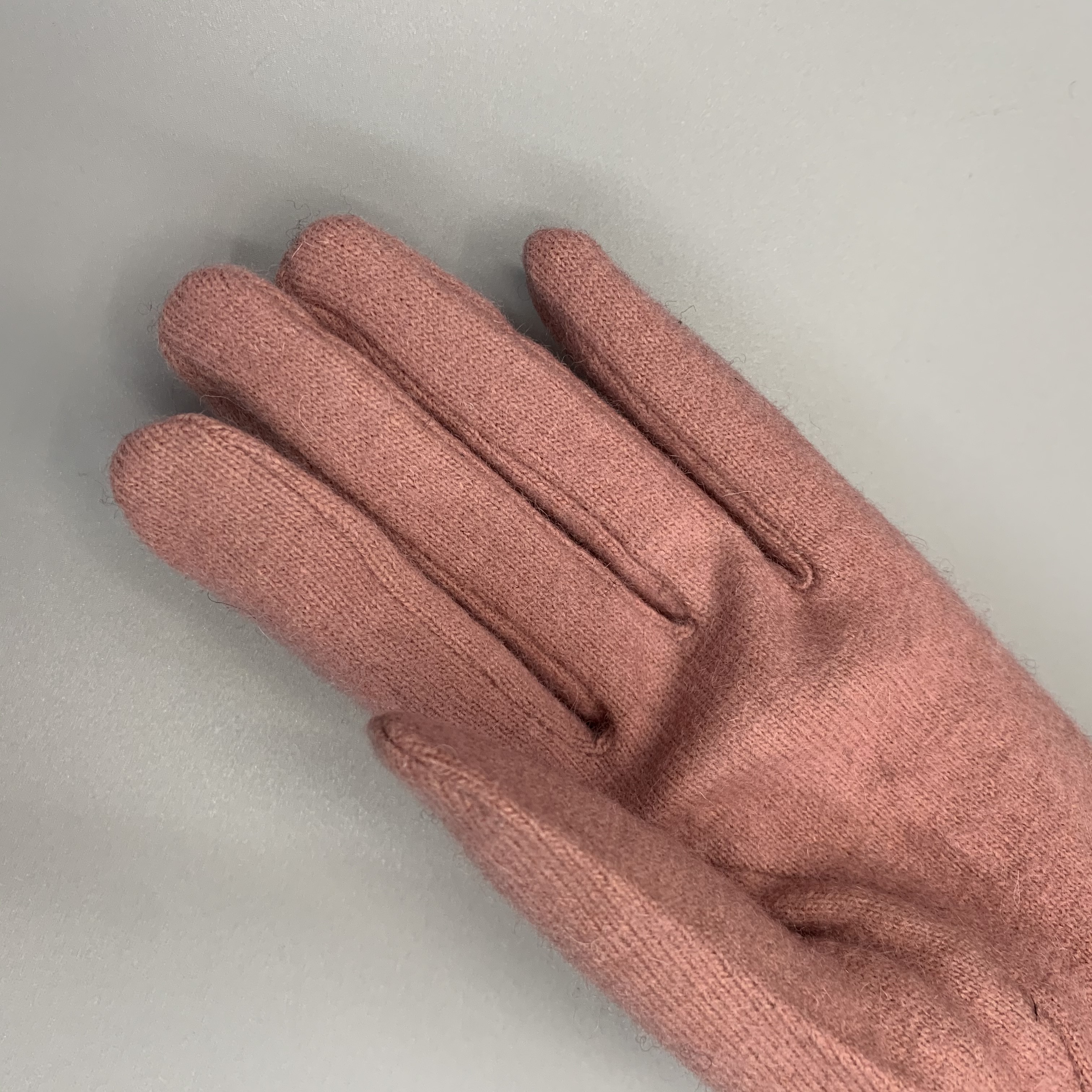 For export to Europe, America, Japan and South Korea, women's winter fleece gloves are warm for driving and cycling. Five fingers are cute. Autumn thin cashmere touch screen wool gloves Specification image