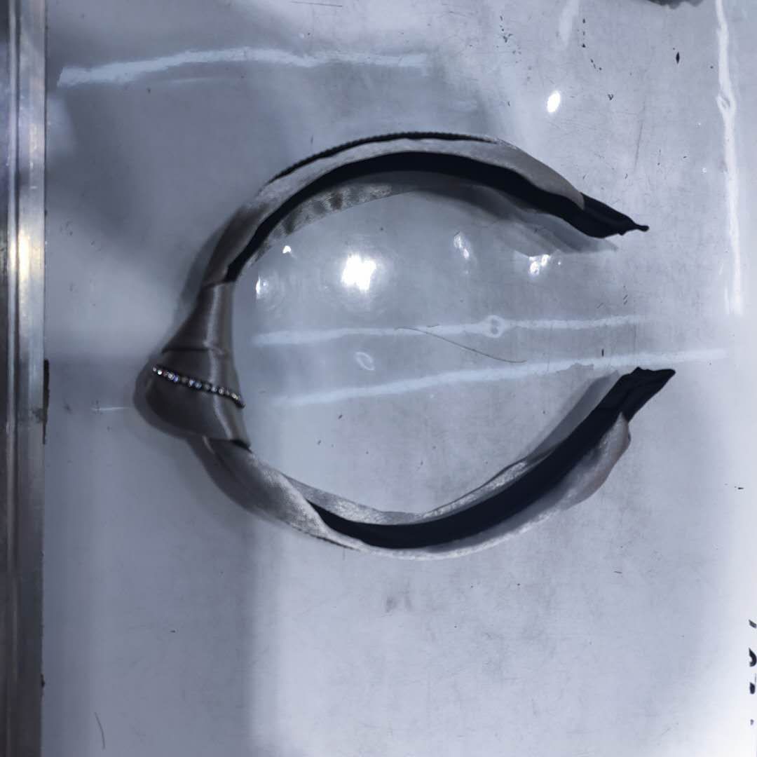 Cloud hair band for women, Korean-style hair accessory, headwear, hair clip, rhinestone hair band, simple and versatile hair accessory