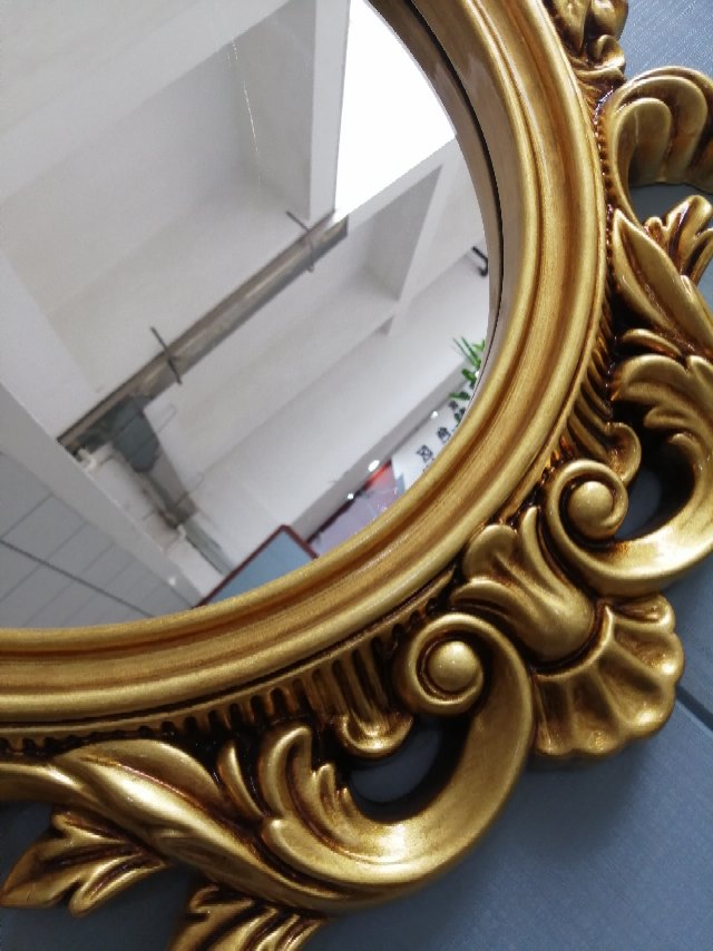European Luxury Hollowed-Out Bathroom Mirror Mirror Hotel Villa Porch Decoration Mirror details Picture